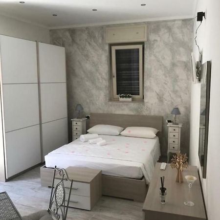 La Maison - Matrimoniale Stornara Buitenkant foto