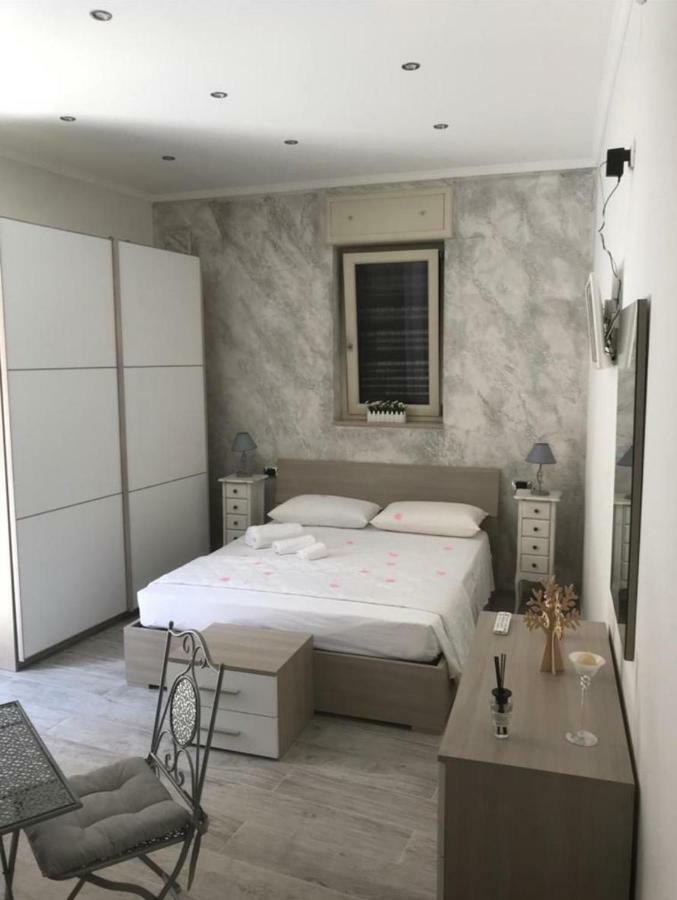 La Maison - Matrimoniale Stornara Buitenkant foto